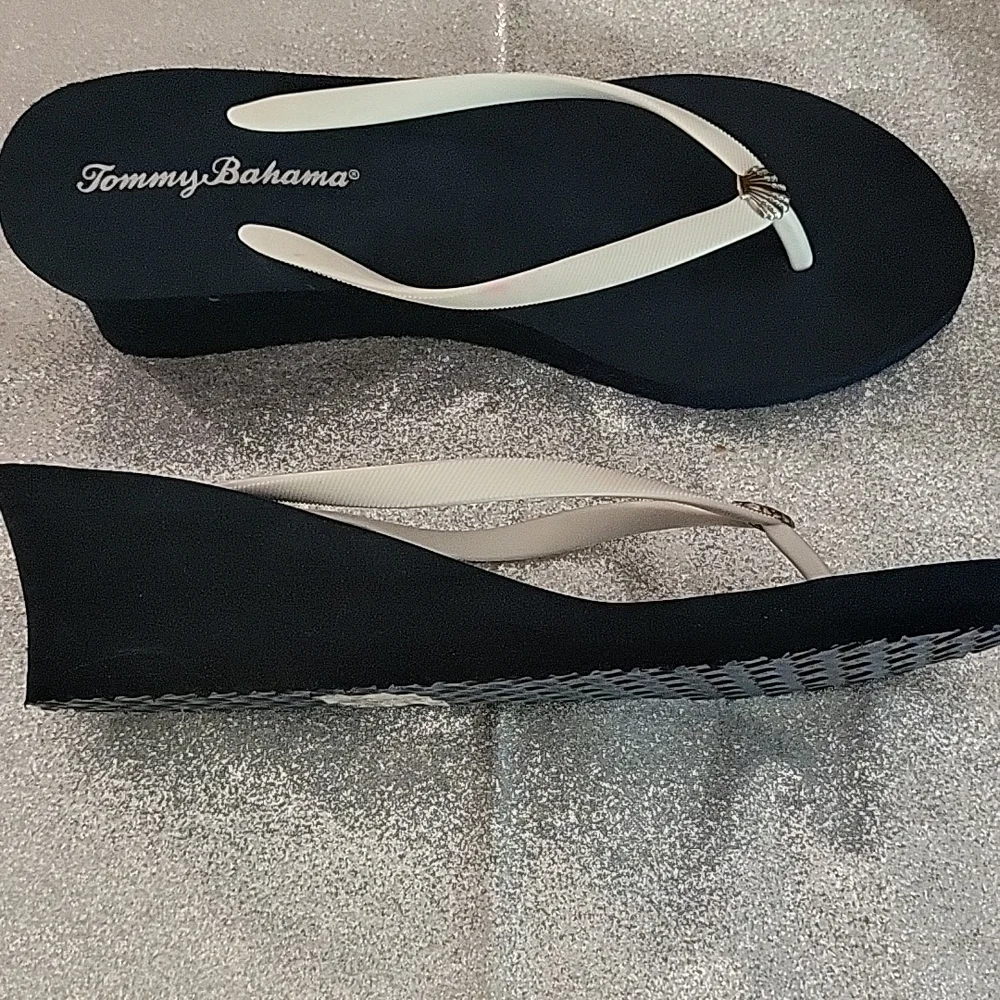 Tommy Bahama Size 10 Navy Flip Flops - Picture 2 of 6